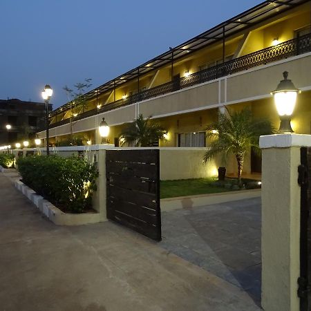 Hotel Misty Meadows, Lonavala Esterno foto